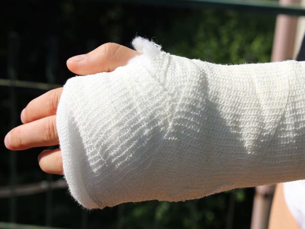 resizeinjury-orthopedics-chalk-bandage-care-accident-768x512-1.jpg.optimal.jpg