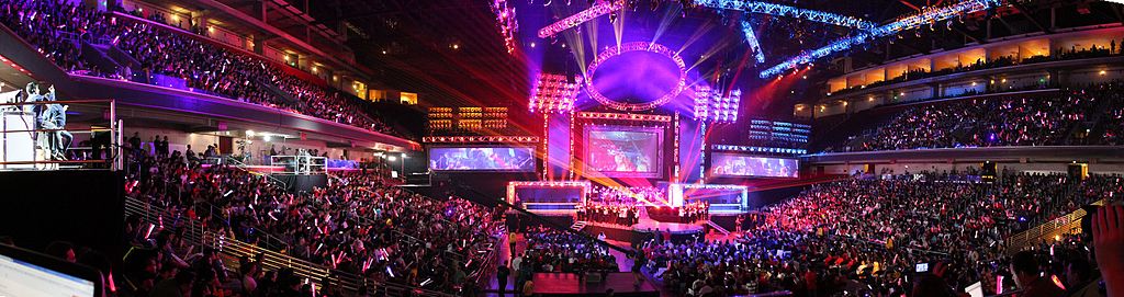 League Of Legends Season 2 World Championship Finals Panorama (8095444017)