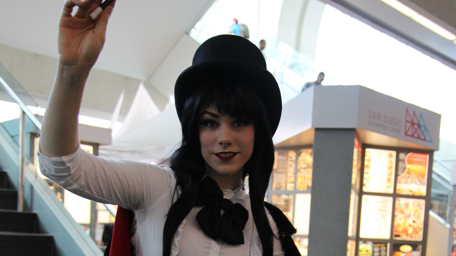 File:San Diego Comic-Con 2019 - Zatanna.jpg