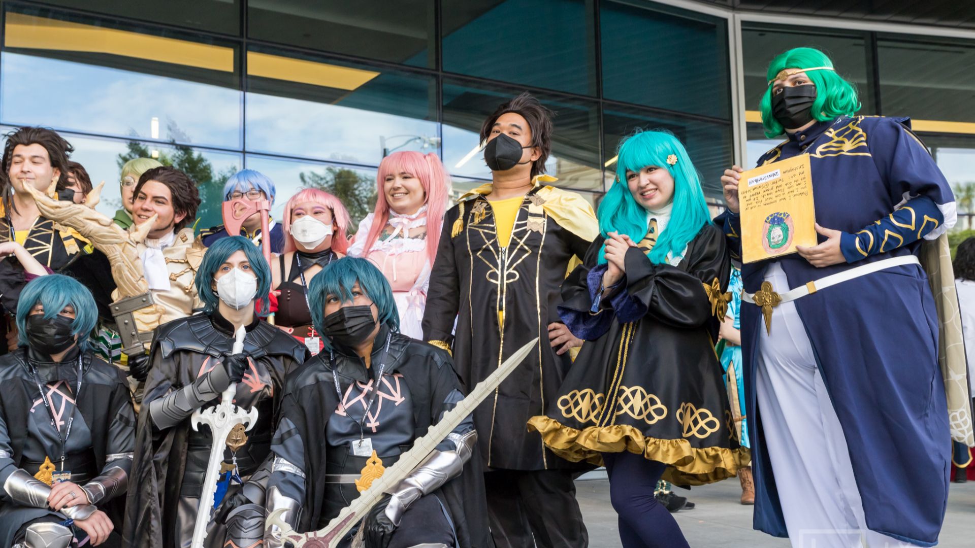 File:Cosplay of Fire Emblem Three Houses characters at FanimeCon.jpg