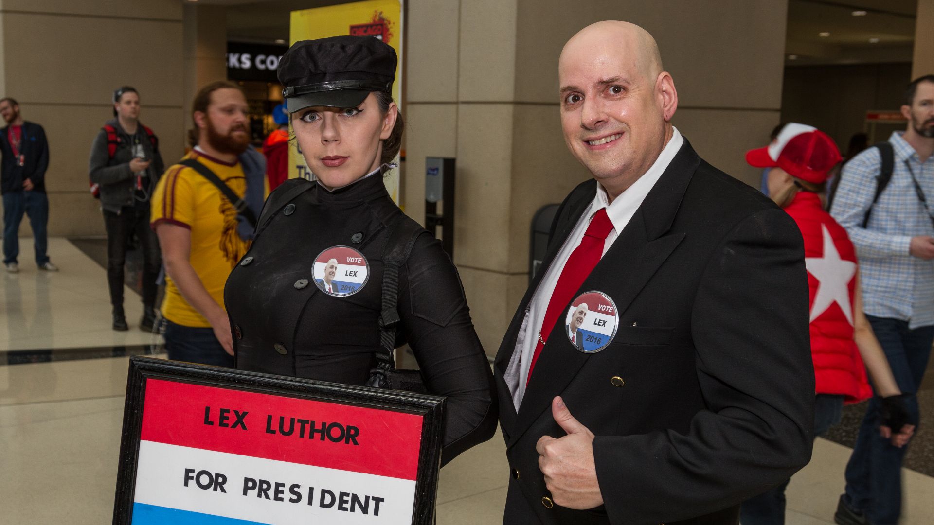 File:Lex Luthor for President C2E2 2016 (25332415513).jpg