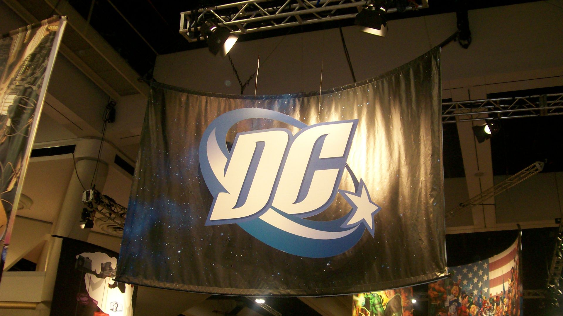 File:DC Comics (3314241311).jpg