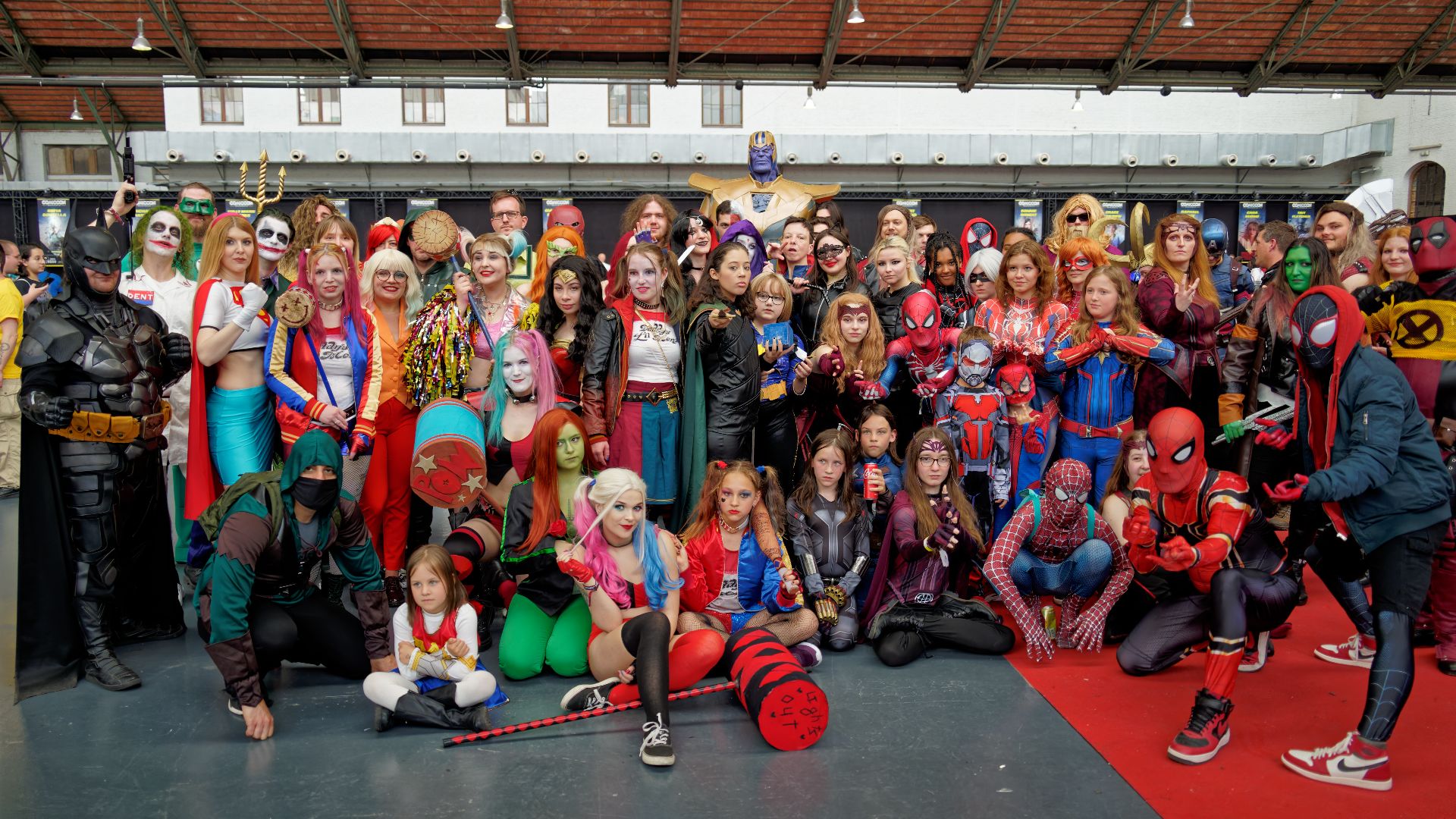 File:Comiccon Brussels 2023 - Cosplay of Marvel DC superheroes.jpg