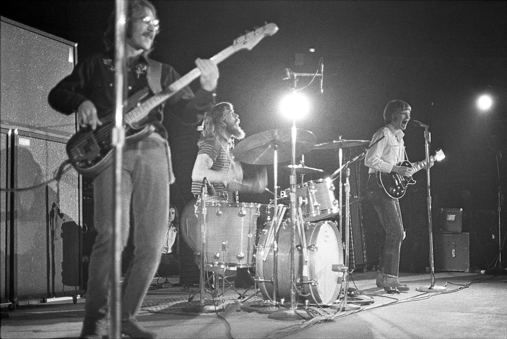 1024Px-Creedence Clearwater Revival Performing On Stage At The Forum