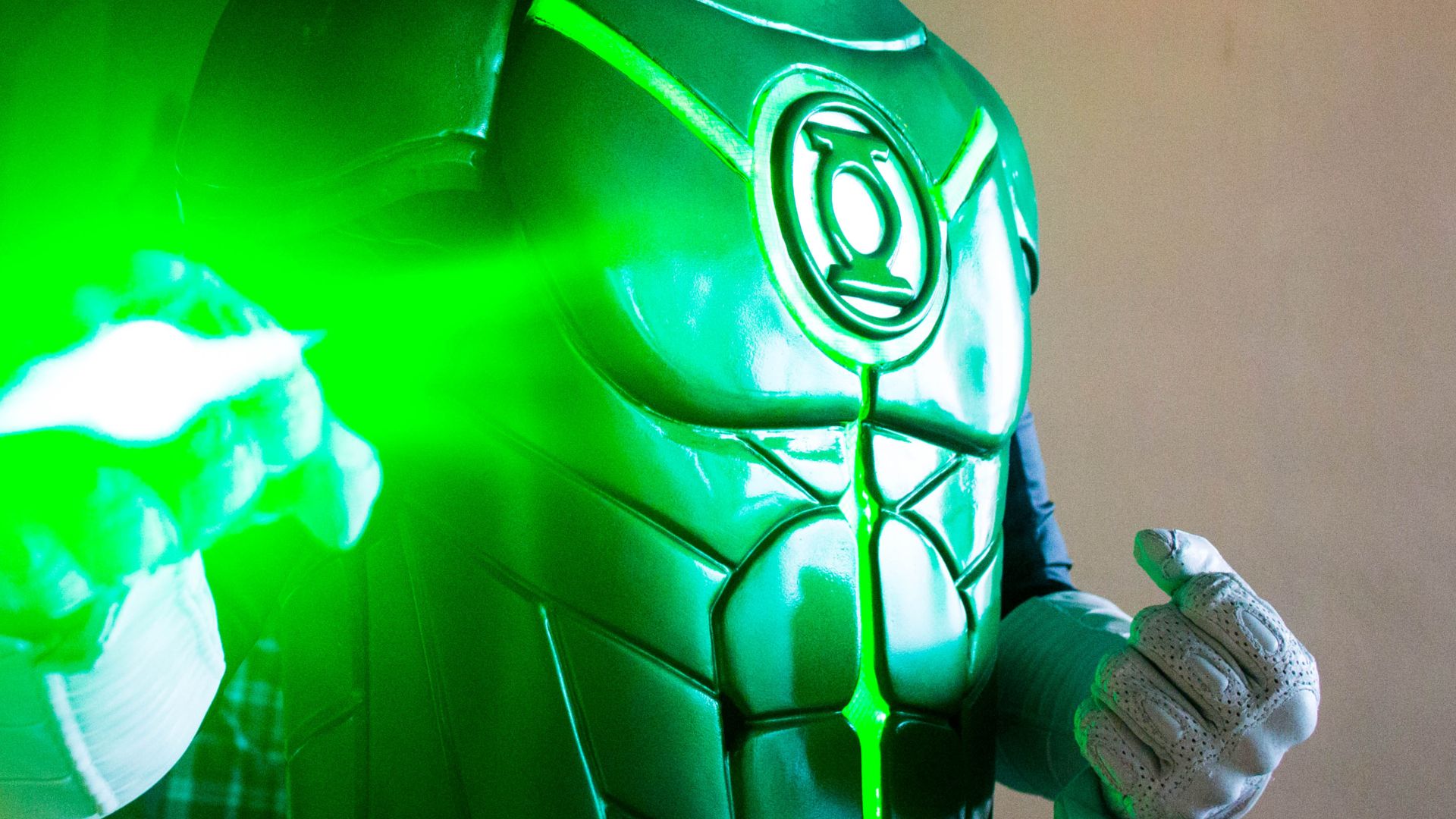 File:Dragon Con 2013 - Injustice Green Lantern (9694254229).jpg