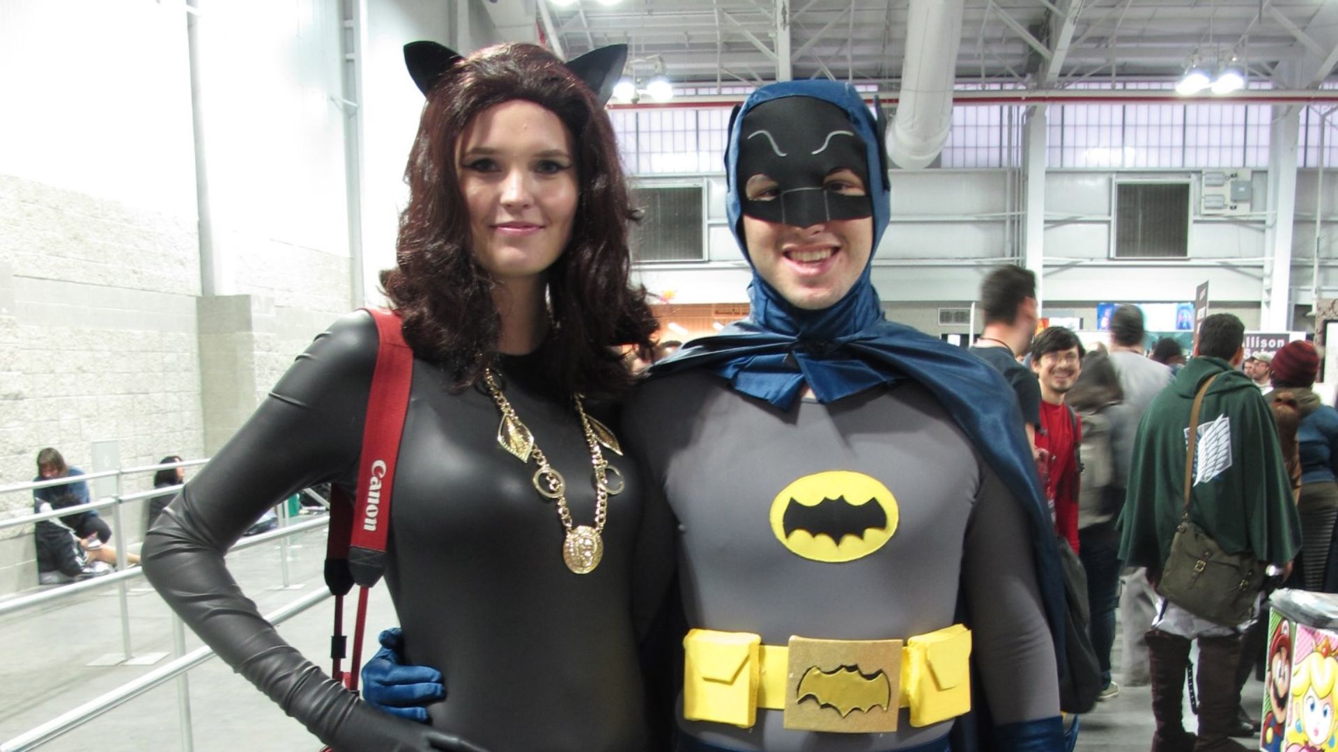 File:NYCC 2014 - Catwoman & Batman (15314175289).jpg