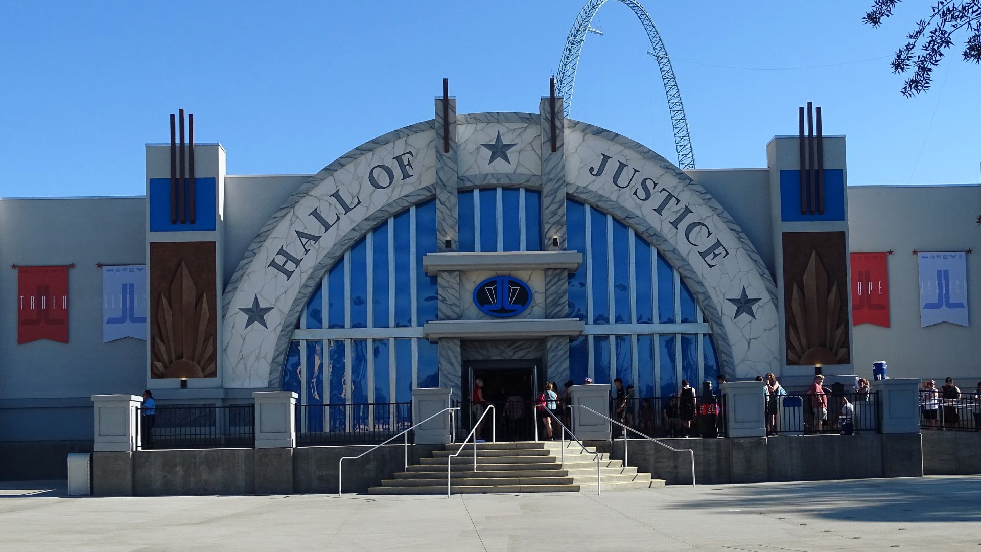 File:SFMM- Justice League Battle for Metropolis adj.jpg