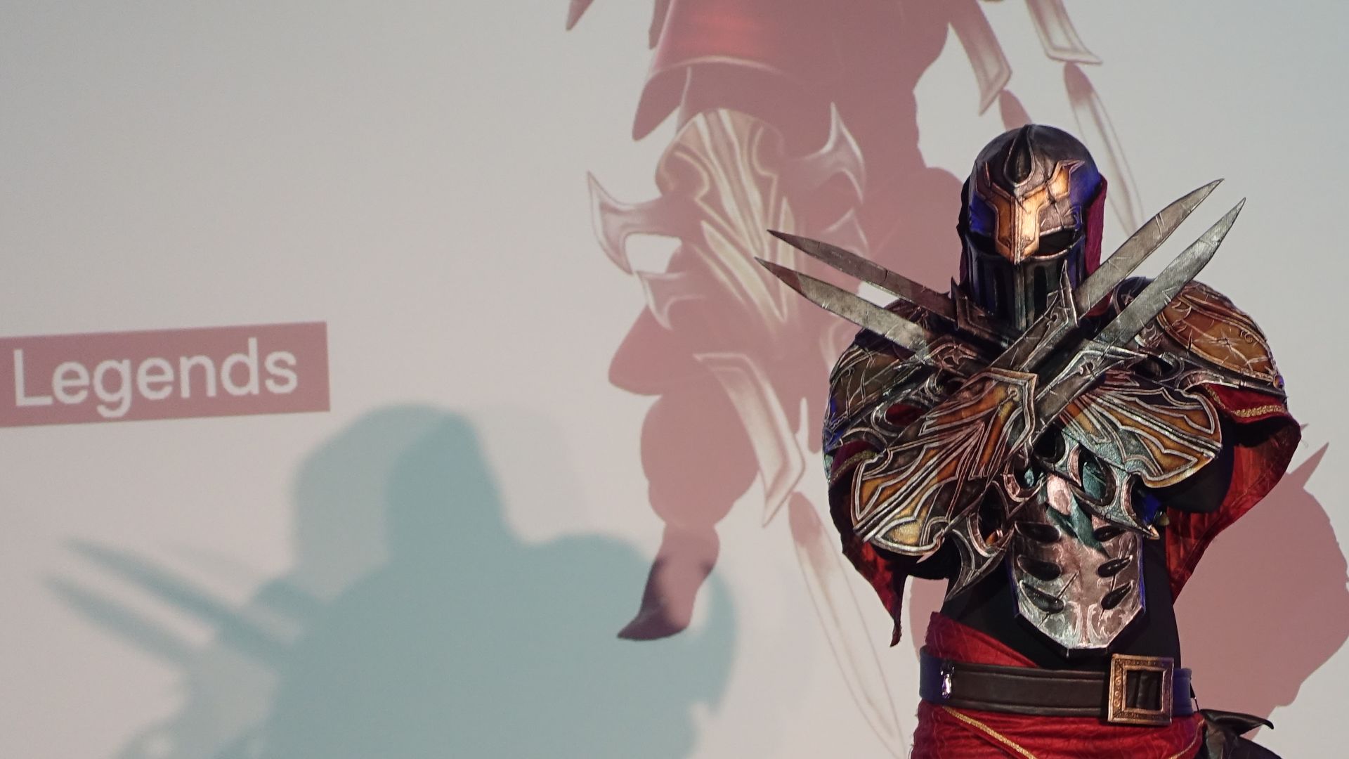 File:League of Legends Cosplay at Dreamhack - 27413044820.jpg