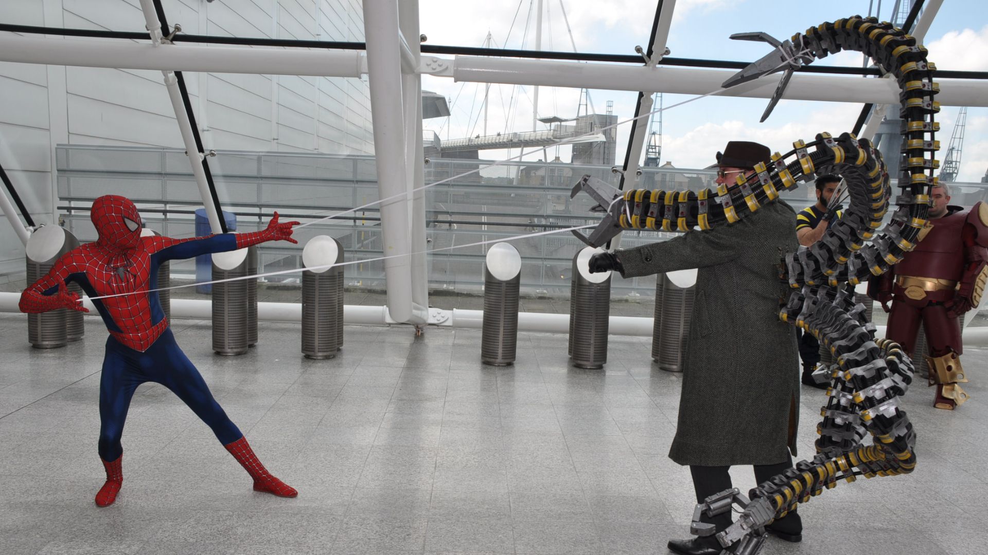 File:MCM 2013 - Spider-Man vs Doctor Octopus (8978127091).jpg