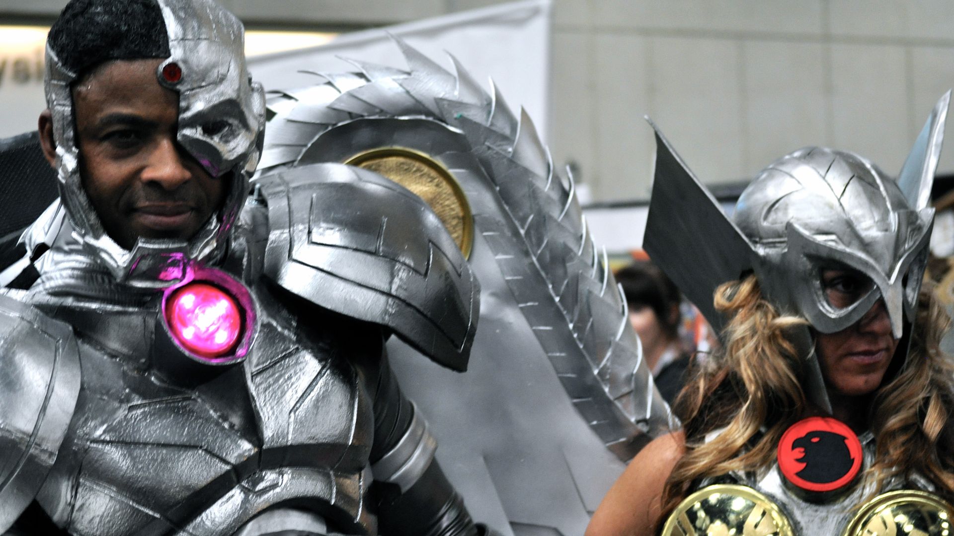 File:Comic Con 2013 - Cyborg and Hawkgirl (9336007294).jpg