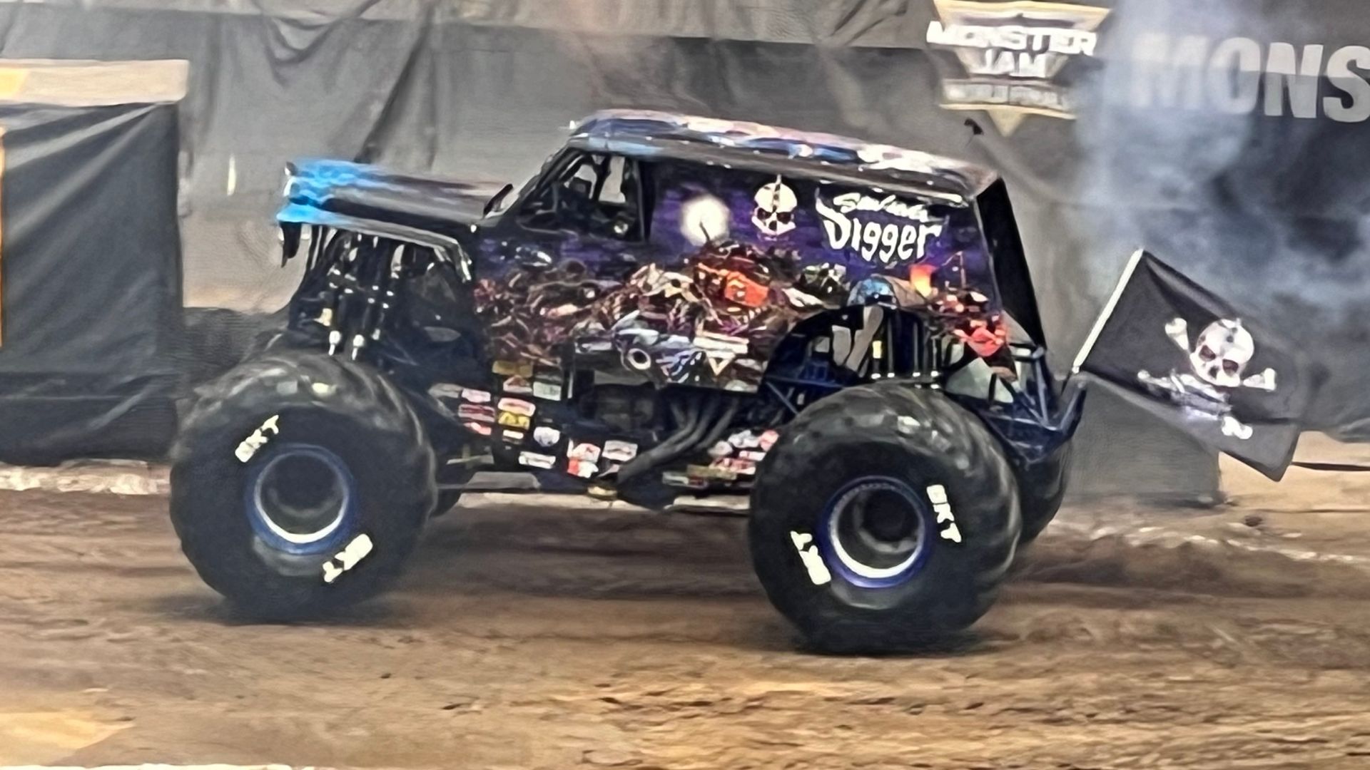 File:Son-uva Digger Monster Truck World Finals 2024.jpg