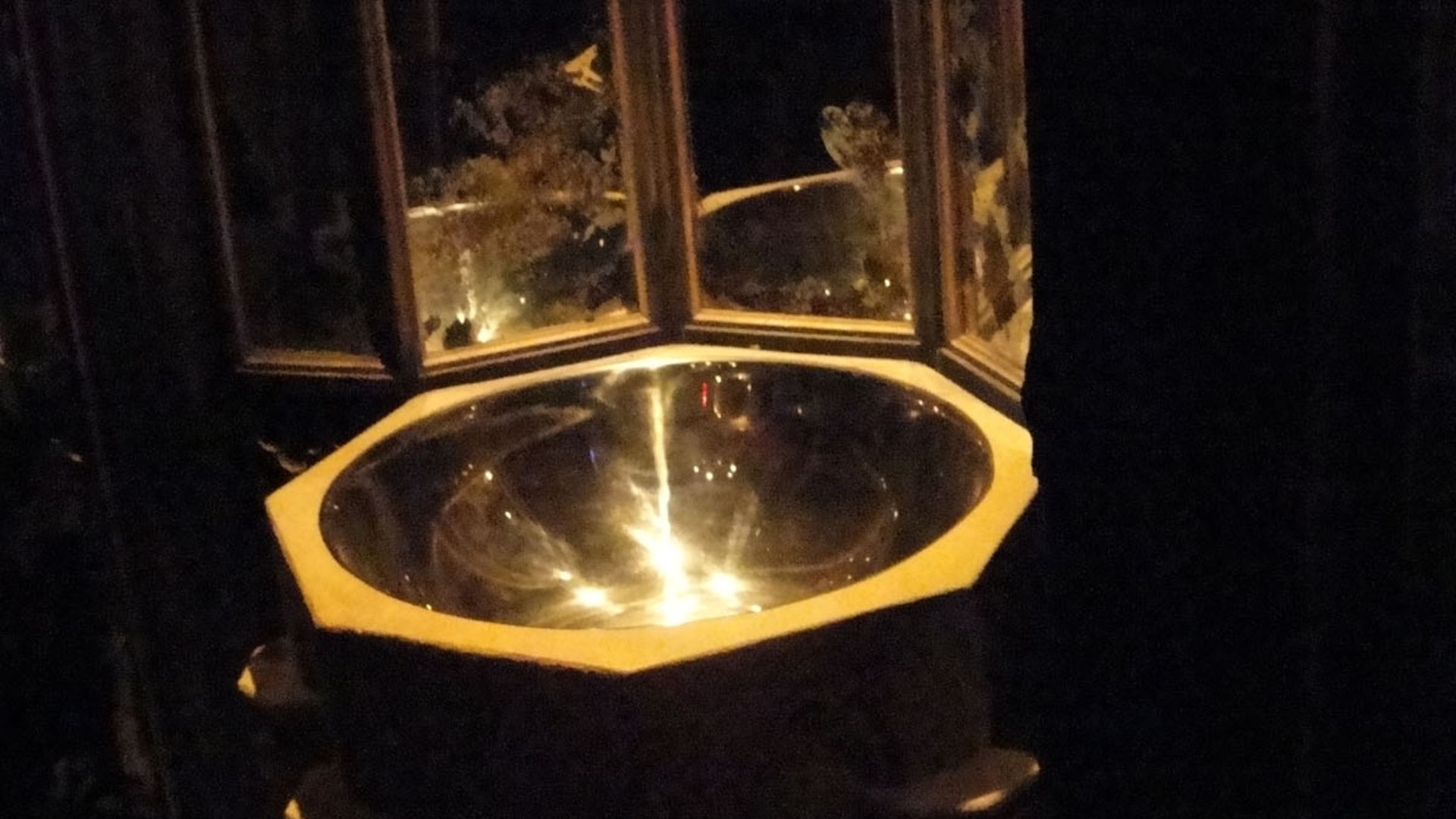 File:Wizarding World of Harry Potter - Pensieve in Dumbledore's office (5013697391).jpg