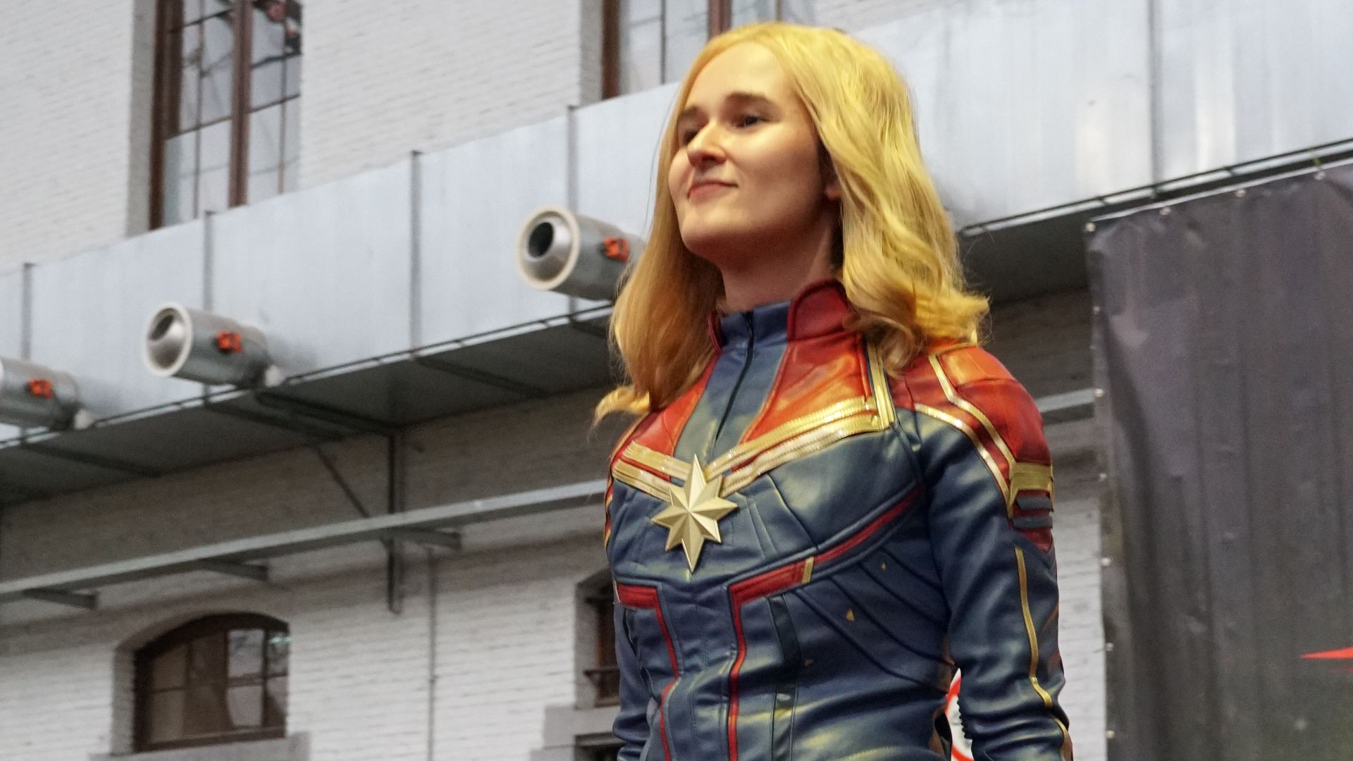 File:Cosplay of Captain Marvel at Brussels Comic Con 2019 (46577264804).jpg