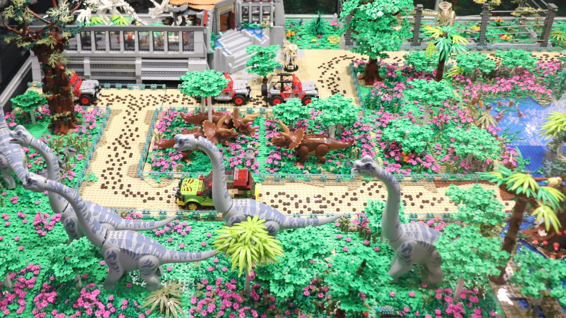 File:Lego Jurassic World 2.jpg