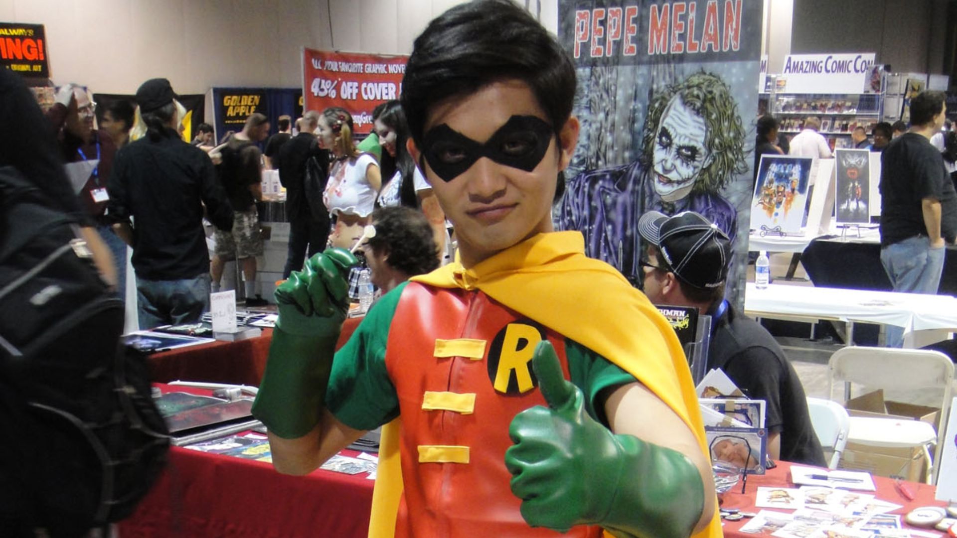 File:Long Beach Comic & Horror Con 2011 - Robin (6301708220).jpg