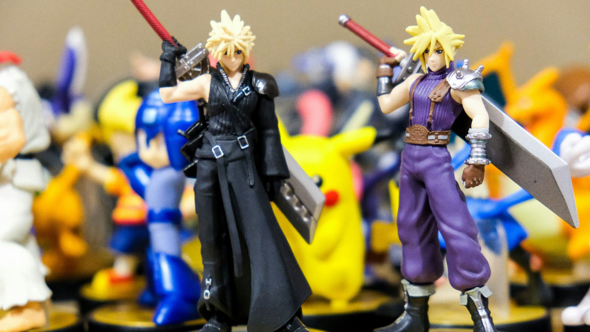 shallow focus photo of Cloud Strife figurine