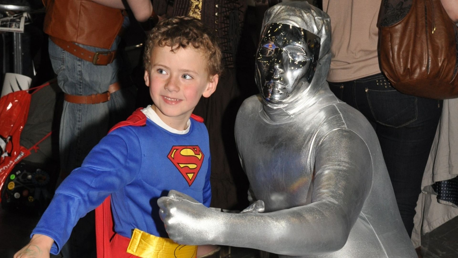 File:MCM 2013 - Superman & Silver Surfer (8979313422).jpg