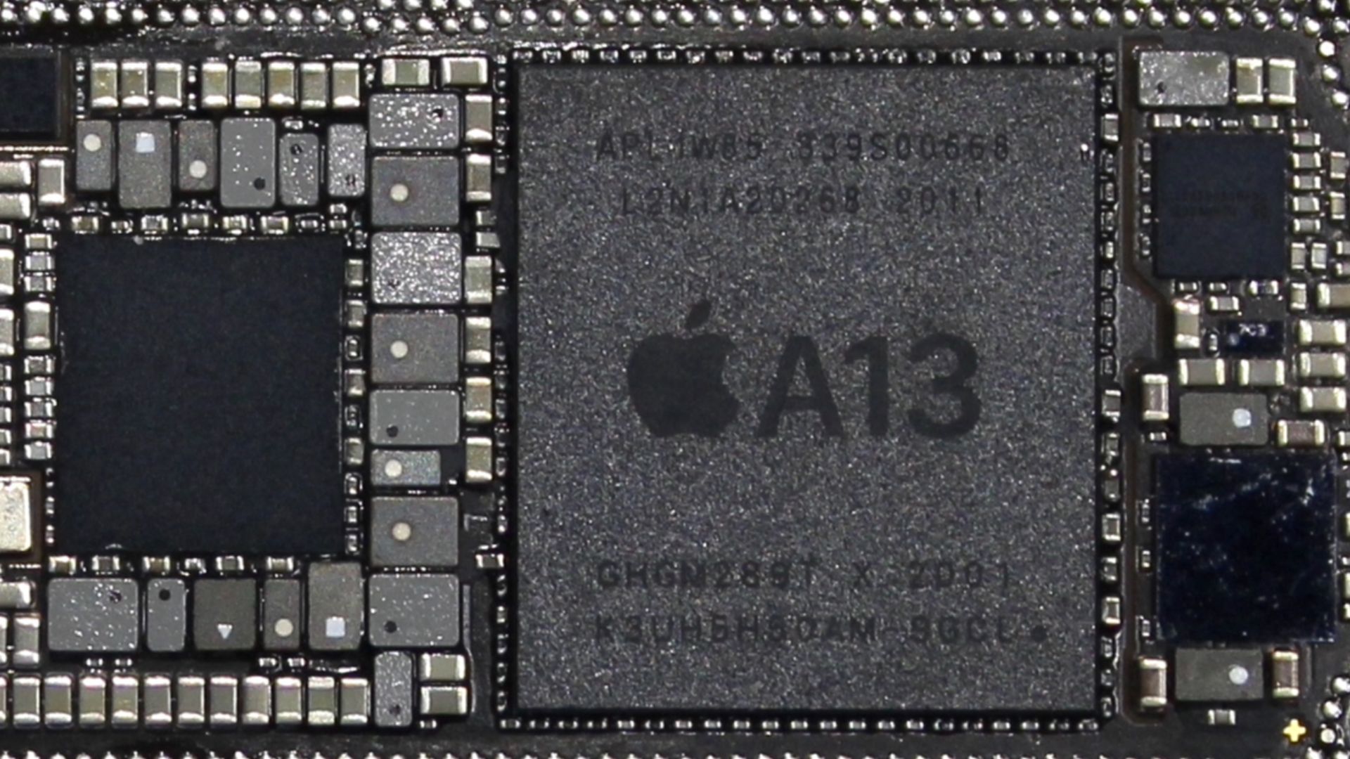 File:A13 APL1W85 iPhone11 mlb 820-01523-A.jpg