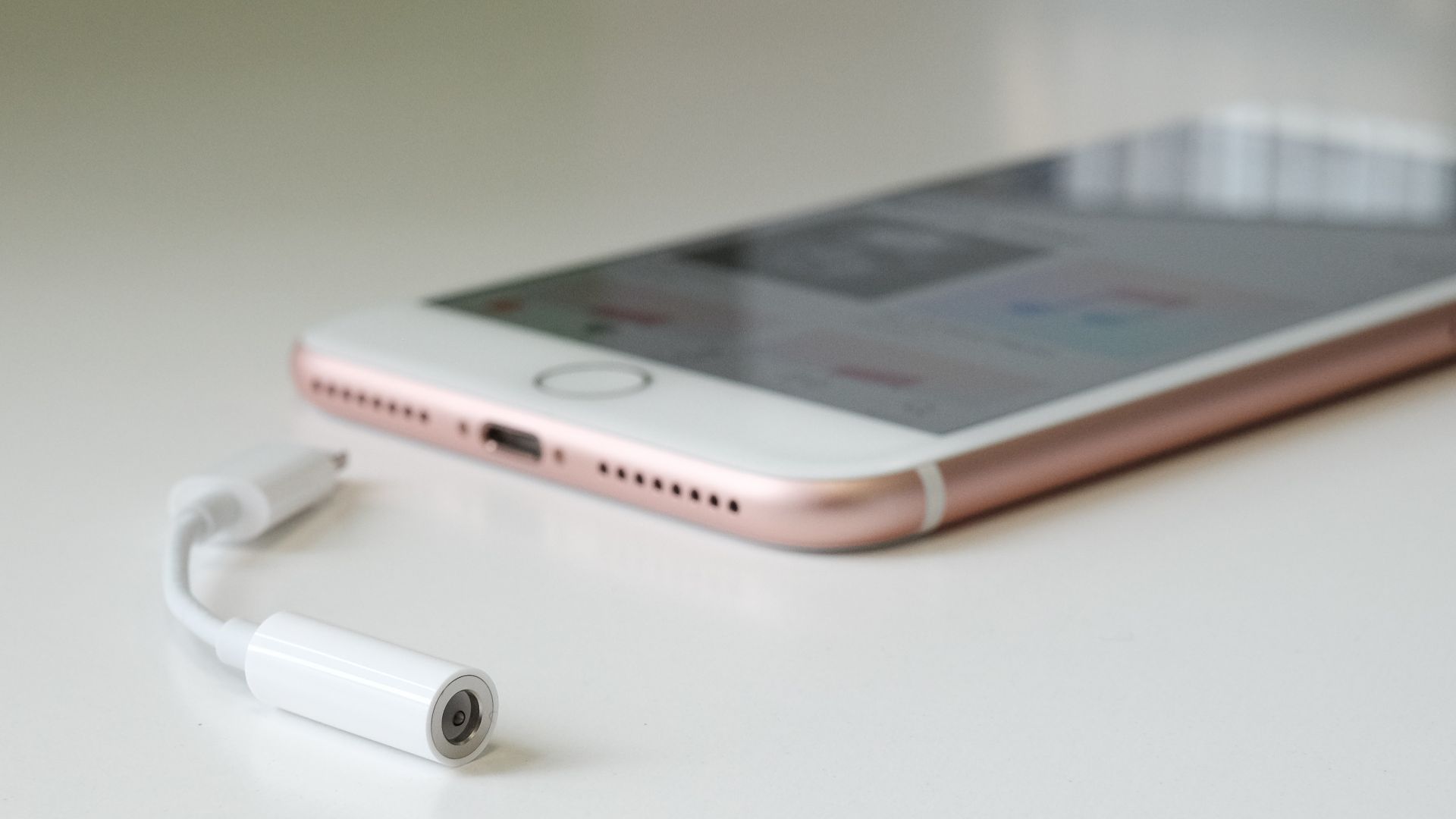 File:IPhone 7 Plus (29872852795).jpg