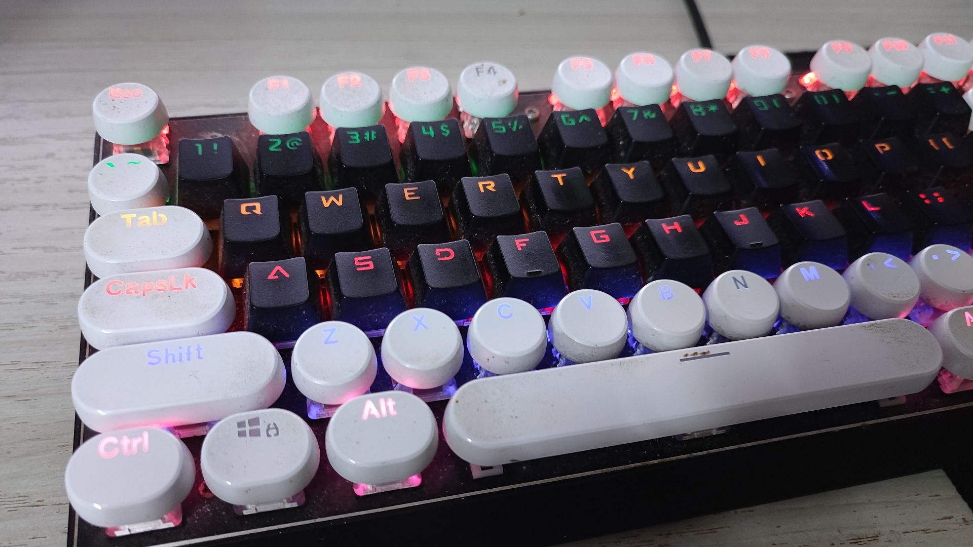 File:Beautiful Mechanical Keyboard.jpg