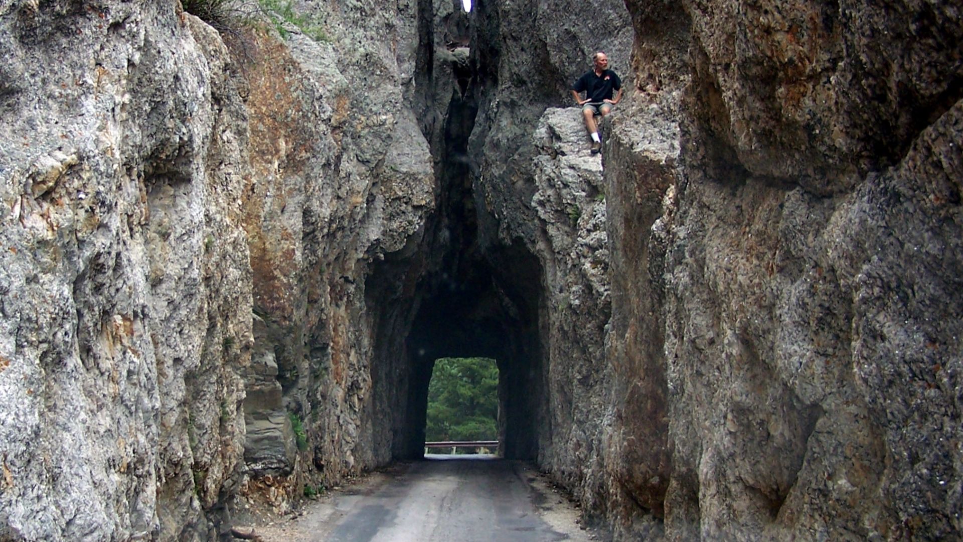 File:Needles Eye Tunnel.jpg