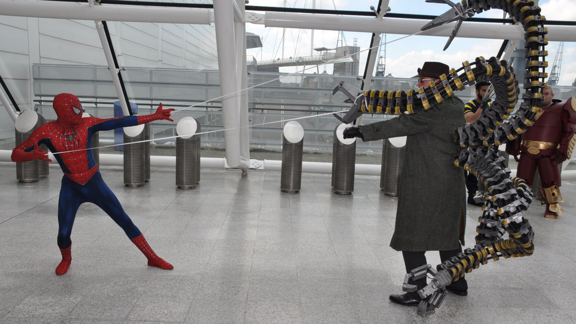 File:MCM 2013 - Spider-Man vs Doctor Octopus (8978127091).jpg