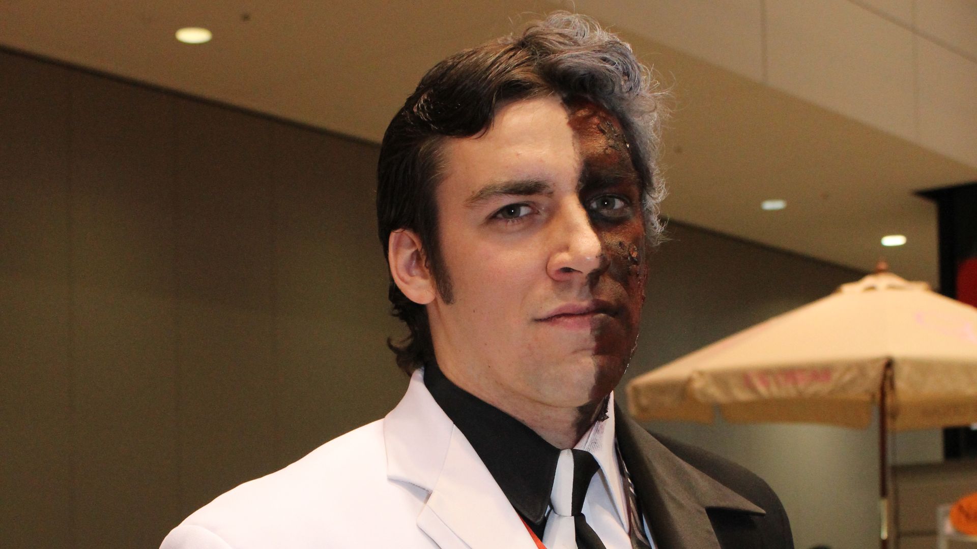 File:C2E2 2013 - Two Face (8683586201).jpg