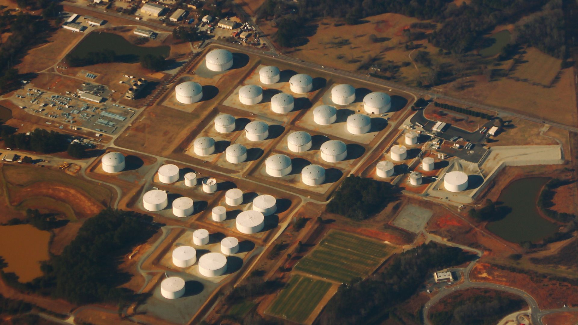 File:Tank Farm GA - Jan2014 (26908194378).jpg