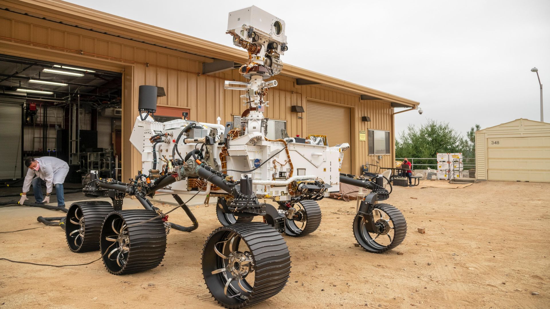 File:The full-scale engineering model of NASA's Perseverance rover, OPTIMISM Rover.jpg
