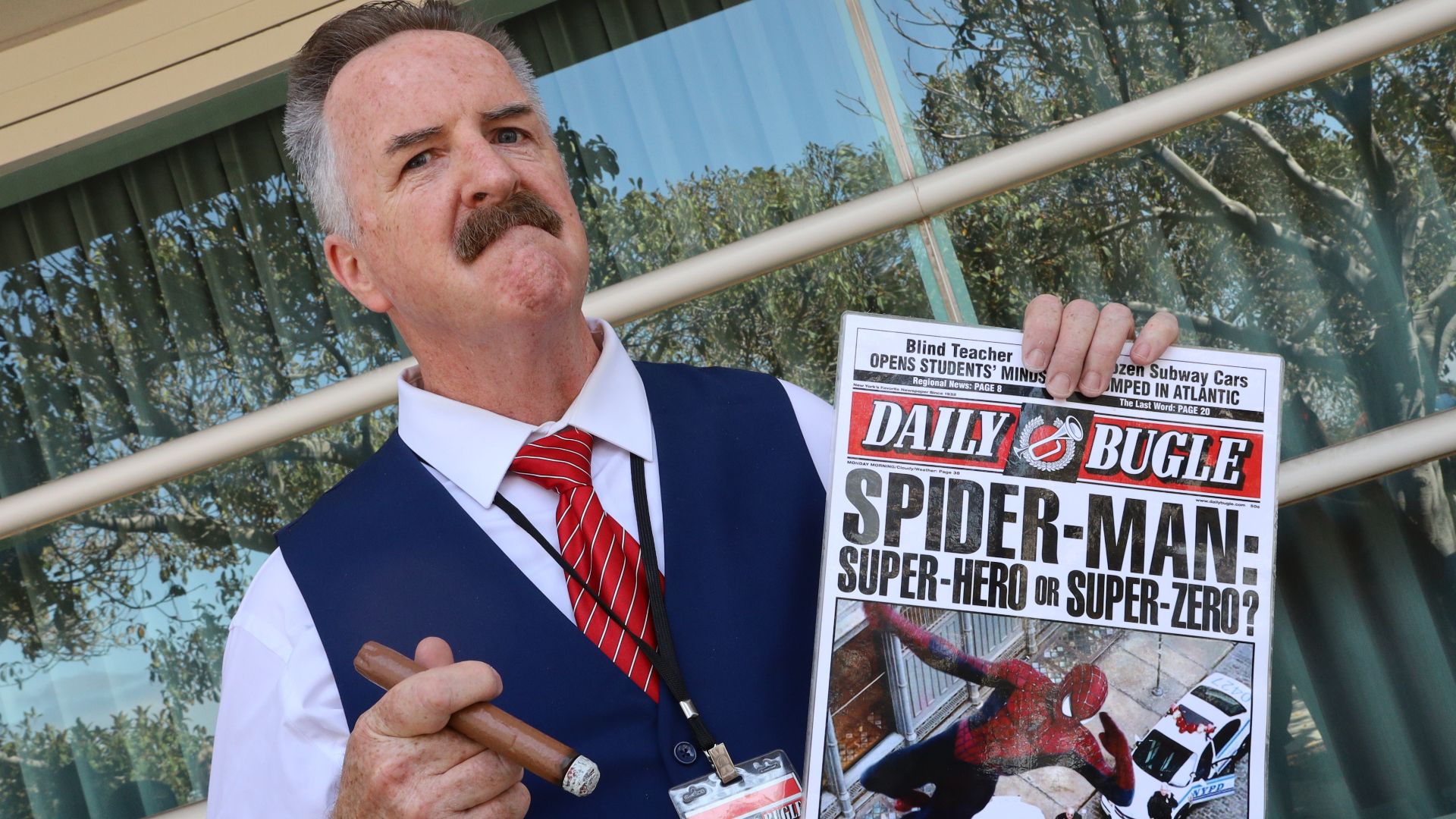 File:J Jonah Jameson cosplay, 2022 San-Diego Comic Con.jpg