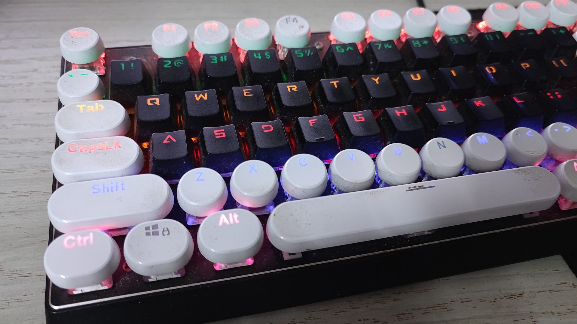 File:Beautiful Mechanical Keyboard.jpg