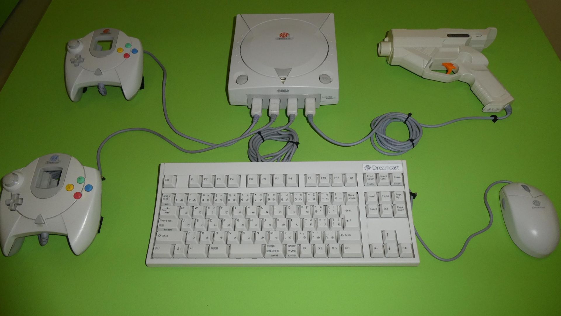 File:Sega Dreamcast (1998) 2.jpg
