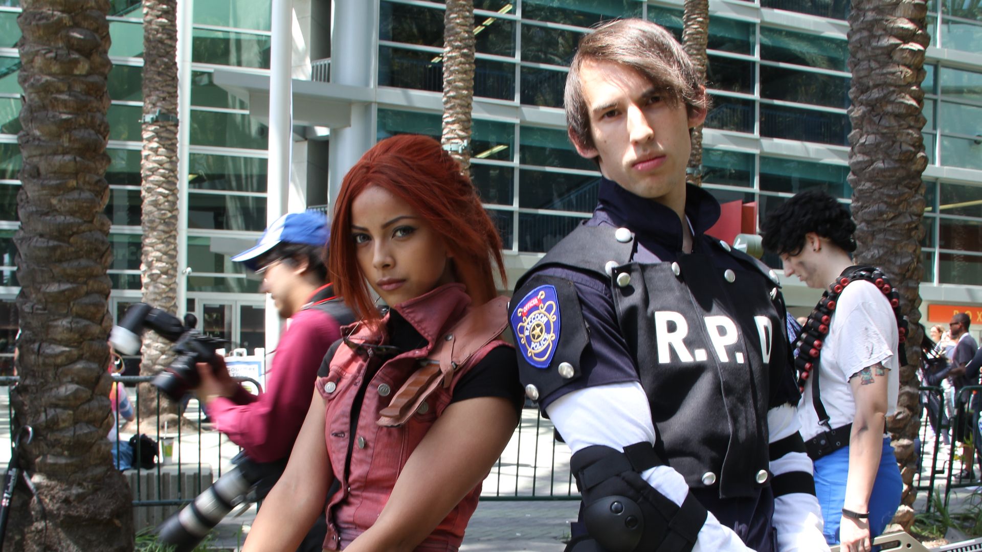 File:WonderCon 2015 - Claire Redfield and Leon Scott Kennedy (Resident Evil 2) cosplay (17049600395).jpg