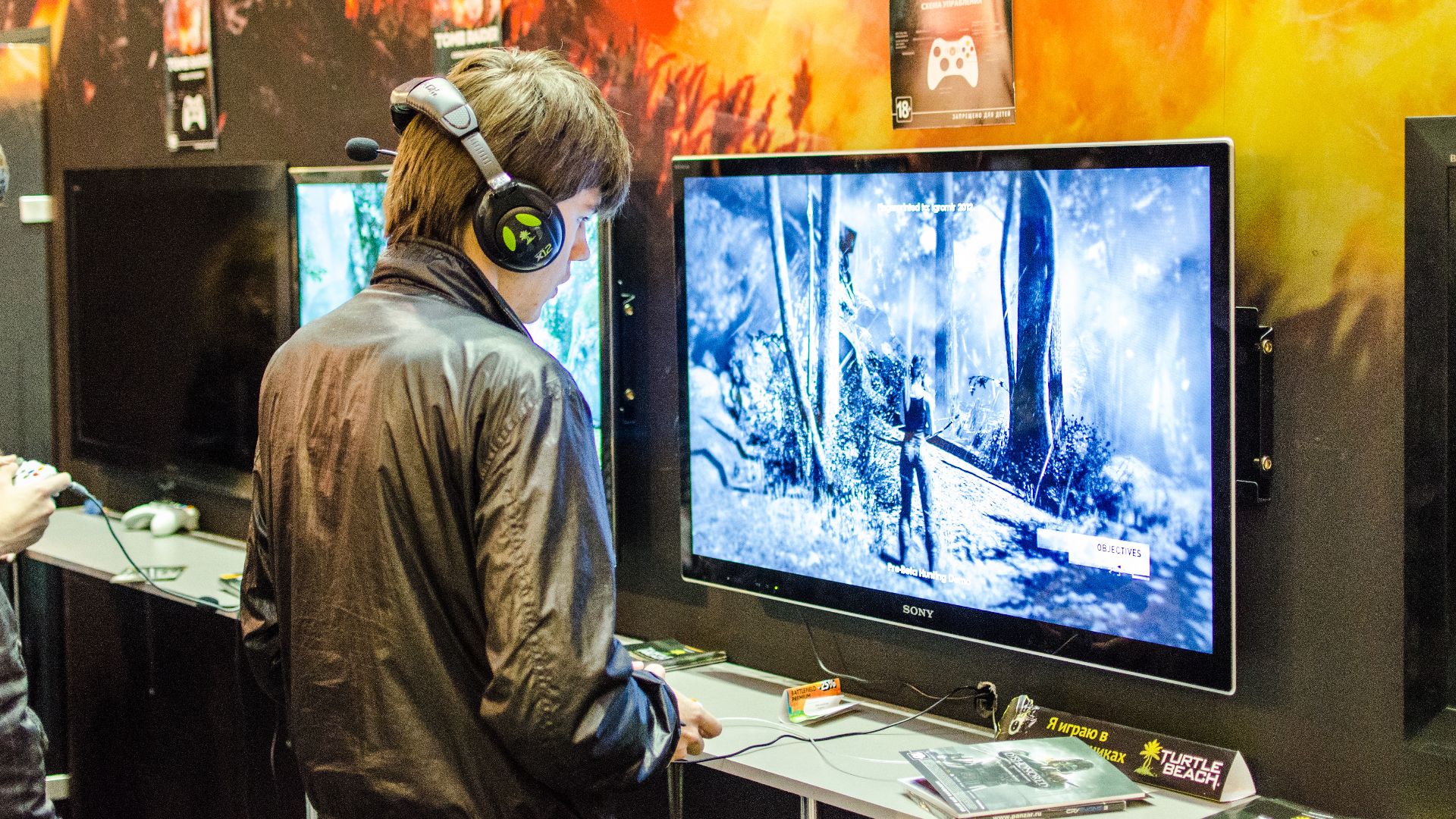 File:Gamer at Igromir 2012 (8063232631).jpg