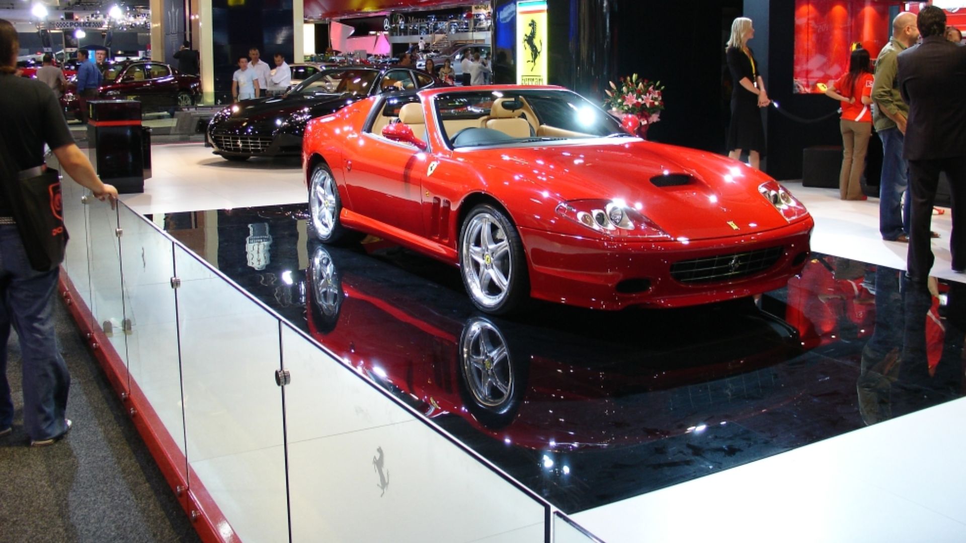 File:Ferrari Superamerica 2005.jpg