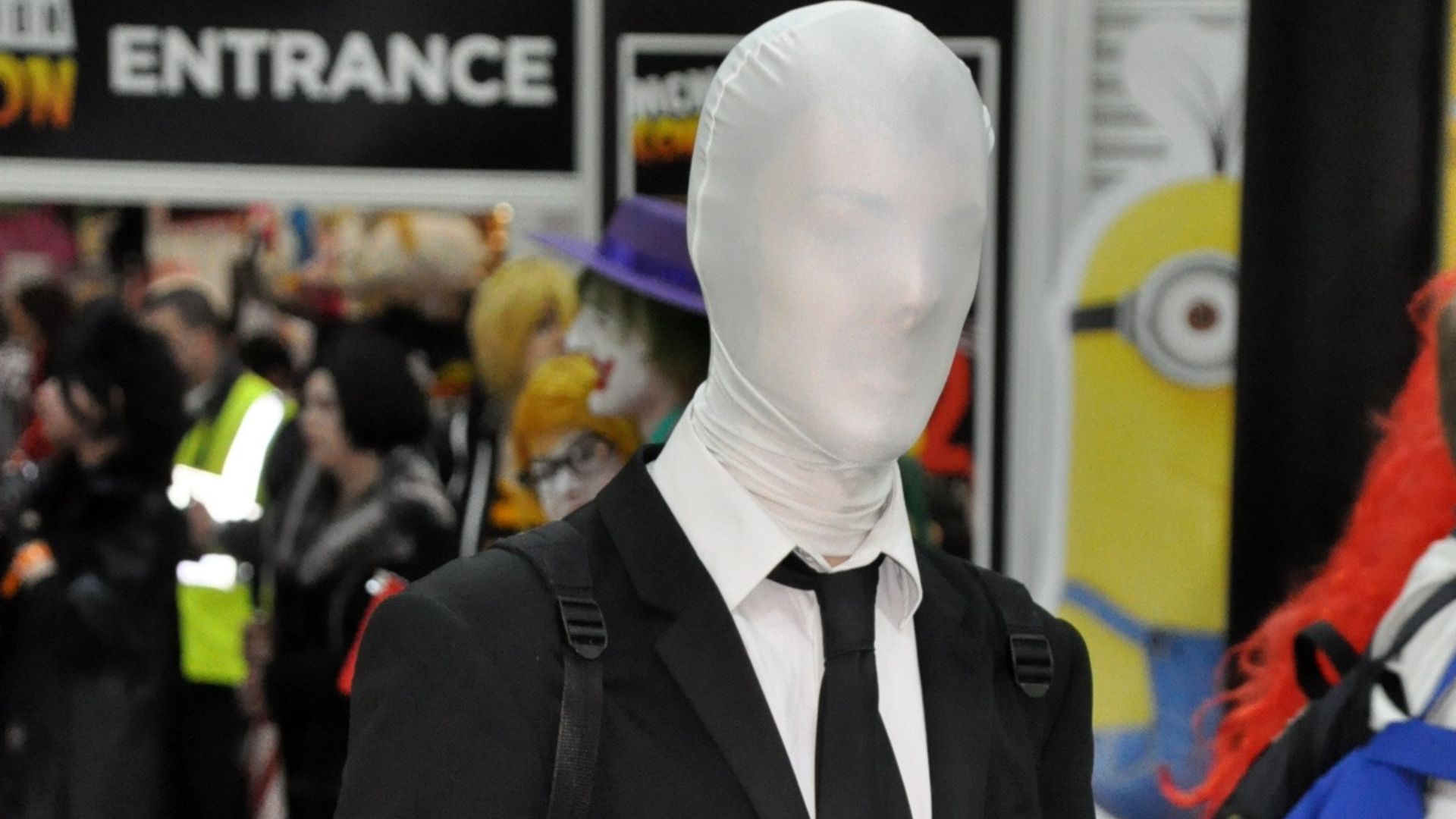 File:Cosplay of Slender Man at MCM London Comic Con May 2013 (8978171869).jpg