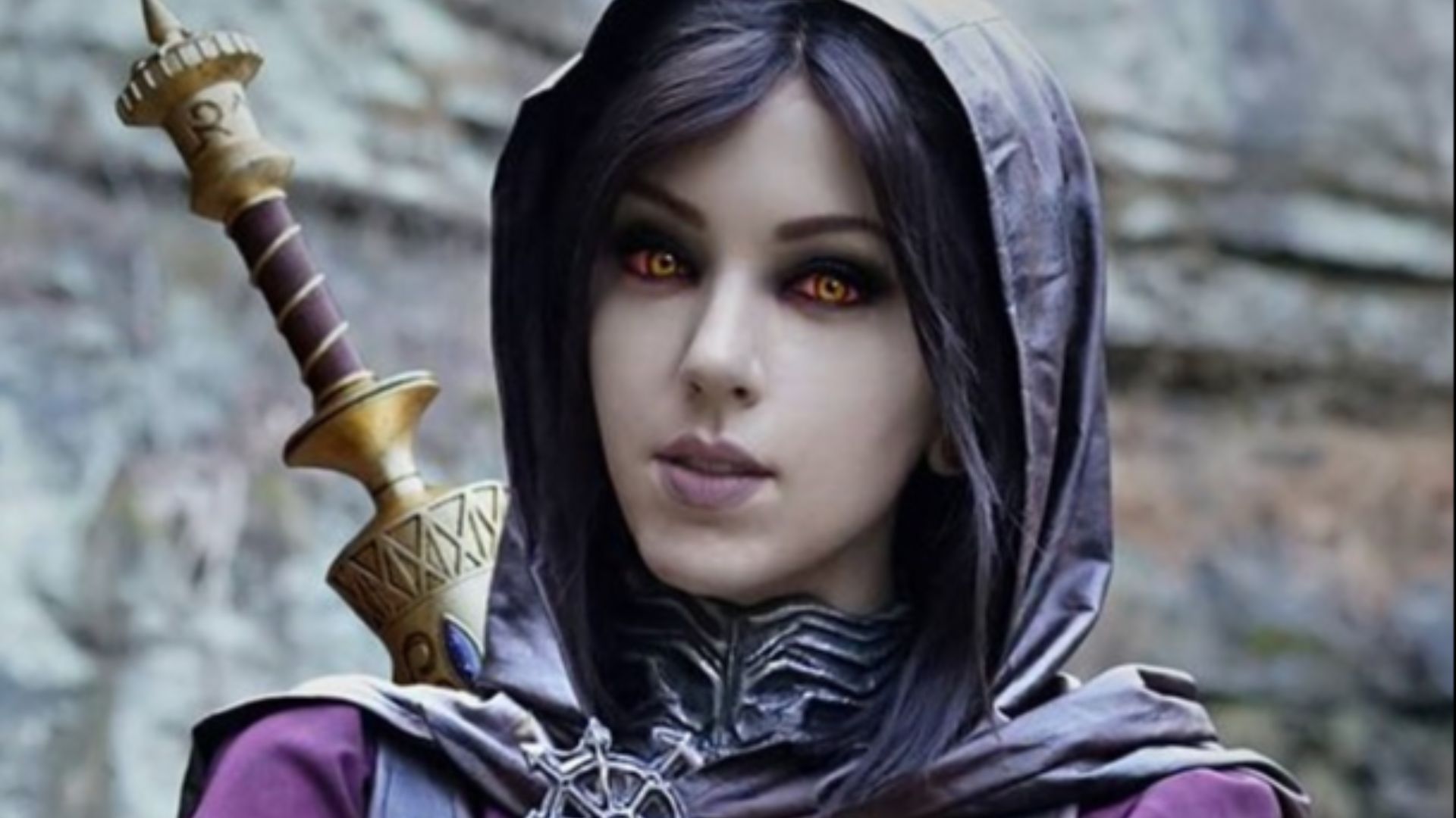 File:Cosplay por April Gloria acerca del personaje de Serana en The Elder Scrolls V Skyrim.jpg