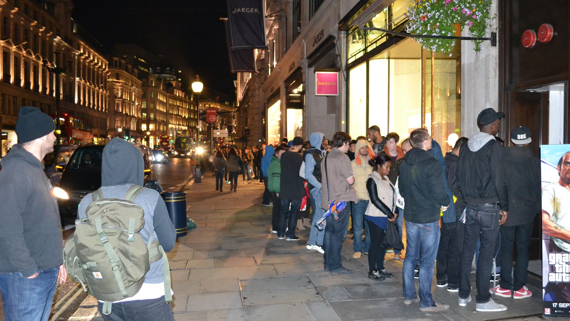 File:Game- GTA V Midnight Launch - 16.jpg