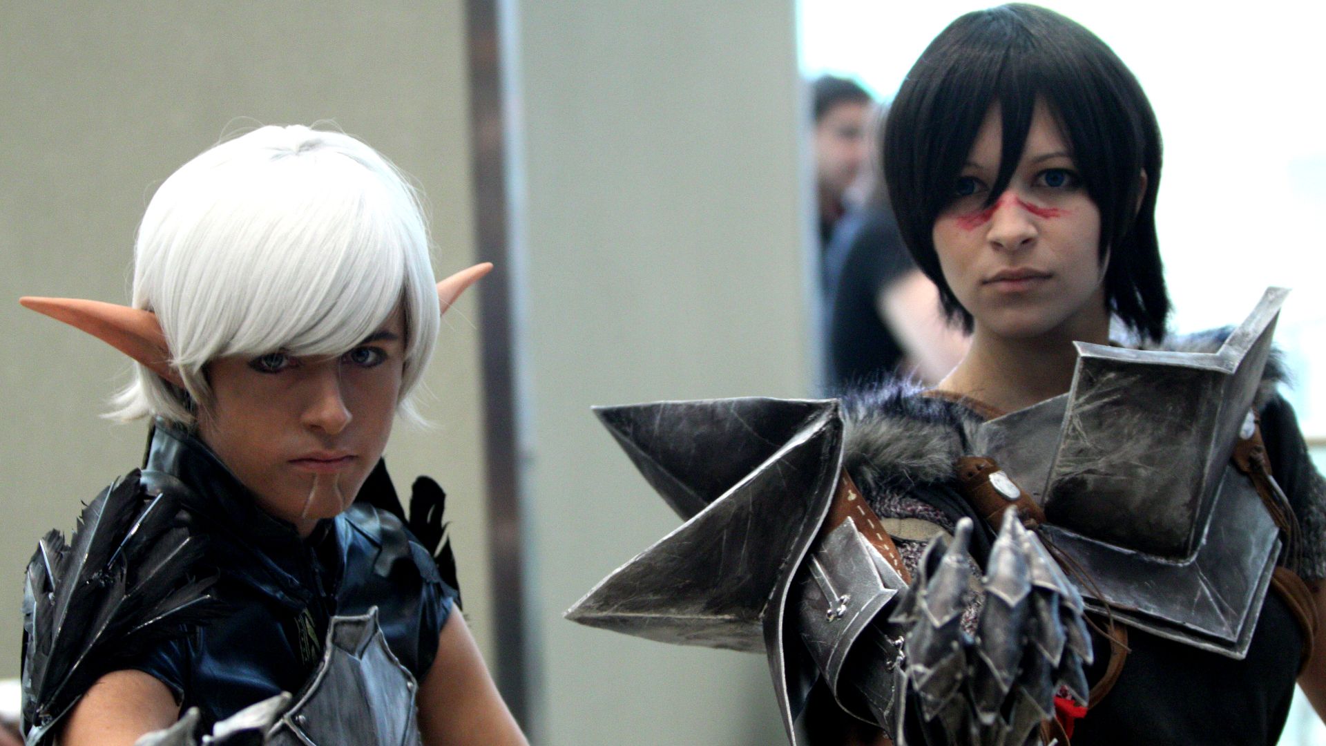 File:Fenris and Lady Hawke cosplayers (5778449232).jpg