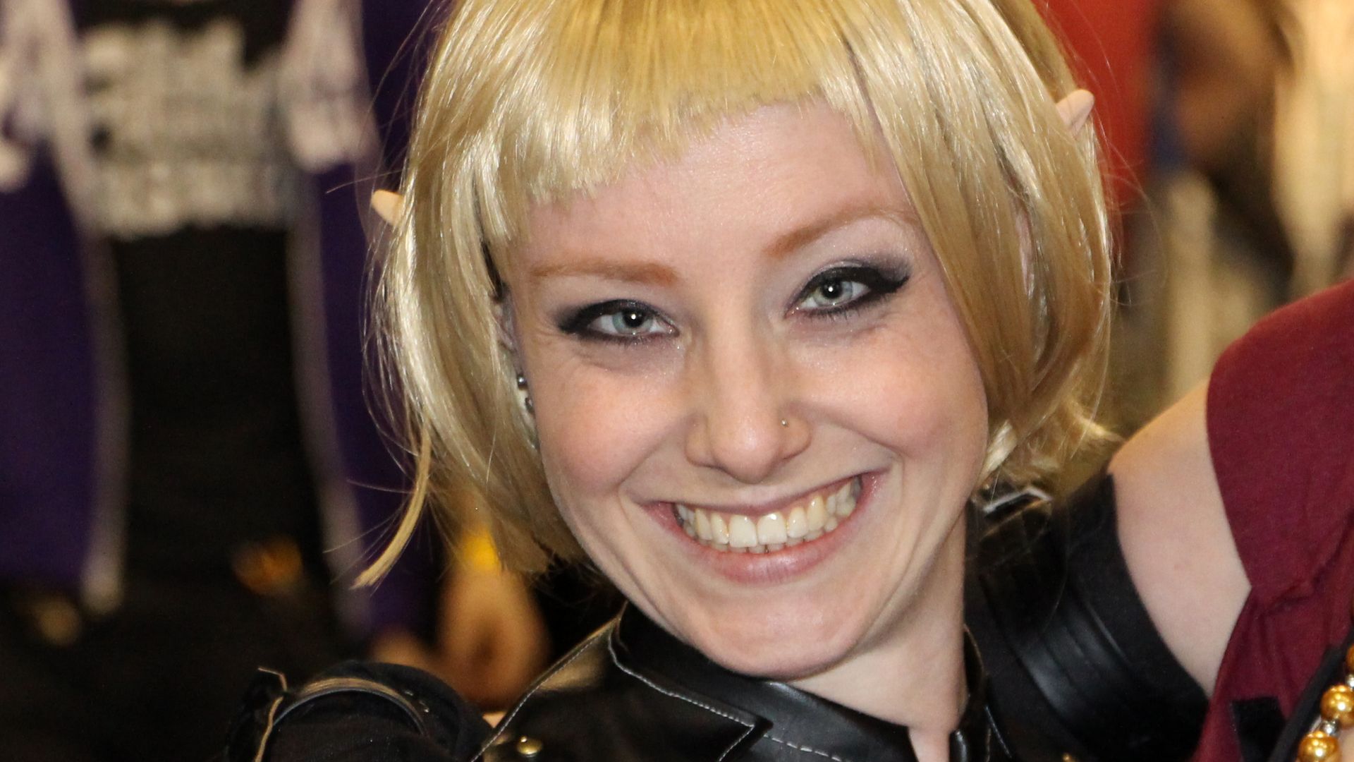 File:Sera, Dragon Age Inquisition 2015 Calgary Expo – Calgary Comic & Entertainment Expo (17012339937).jpg