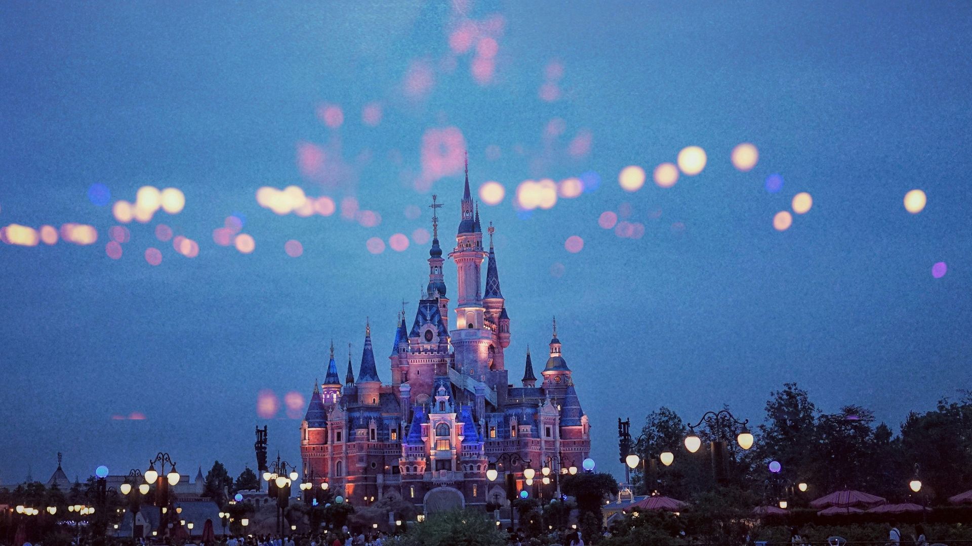 painting of building