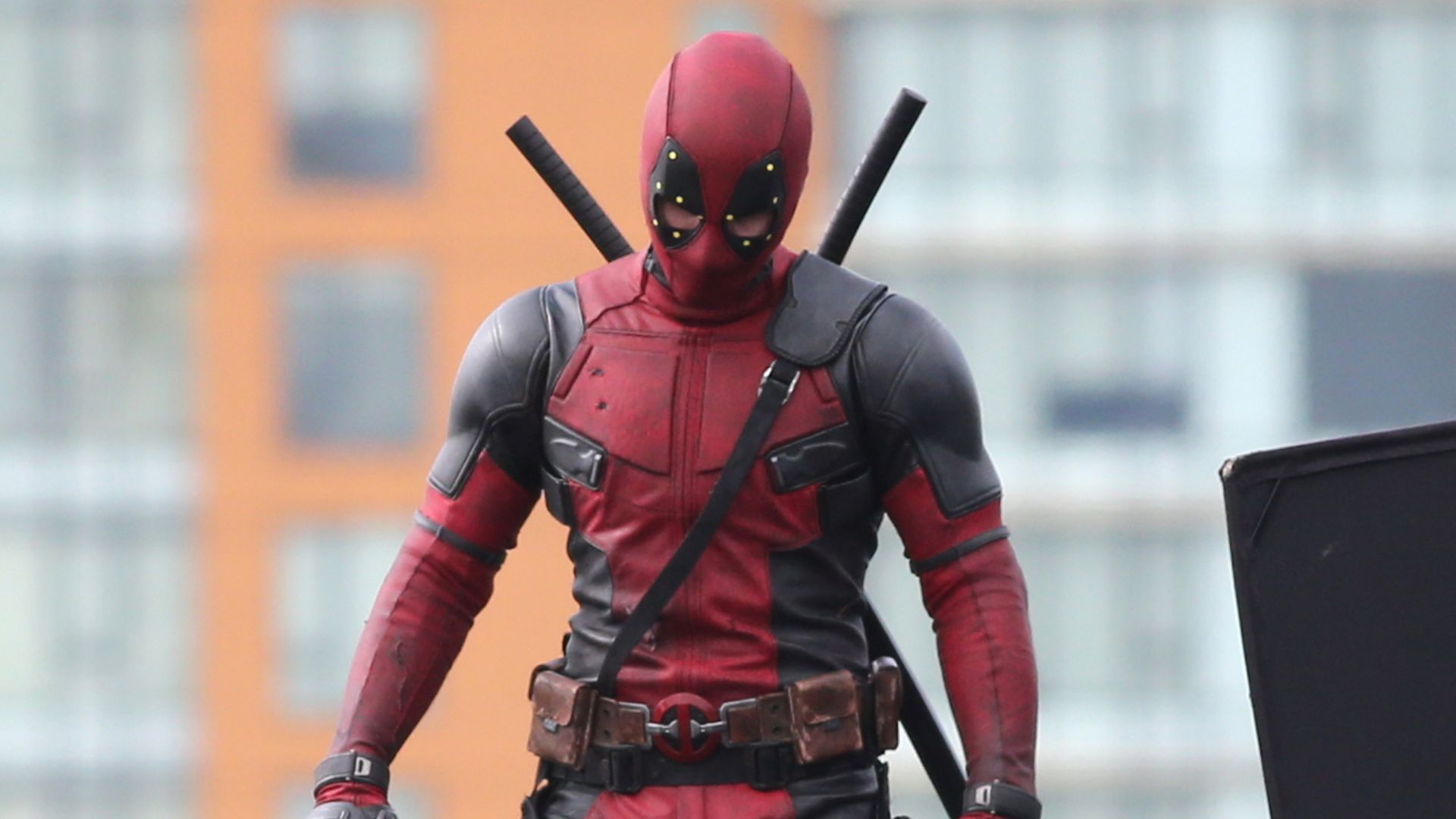 File:Deadpool, Georgia Viaduct, Vancouver, April 6 2015 - 3.jpg