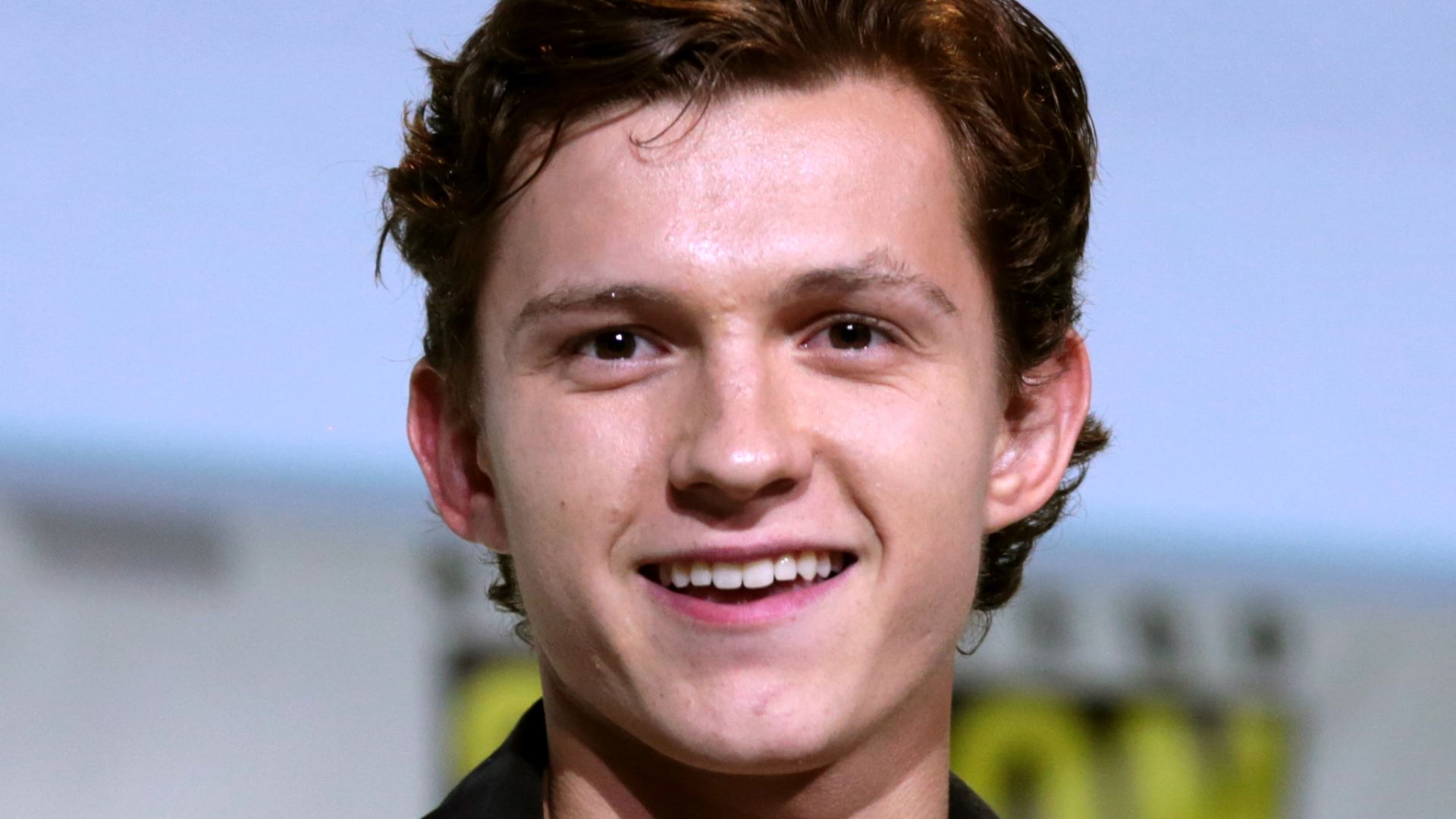 File:Tom Holland by Gage Skidmore.jpg