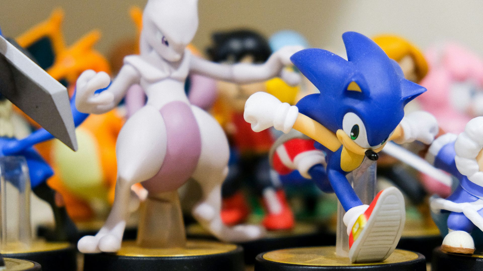 Sonic characters figurine