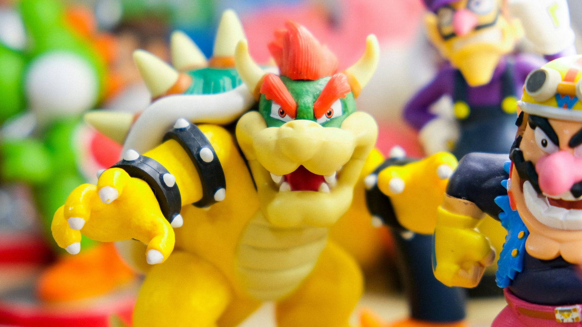 Super Mario character figurines