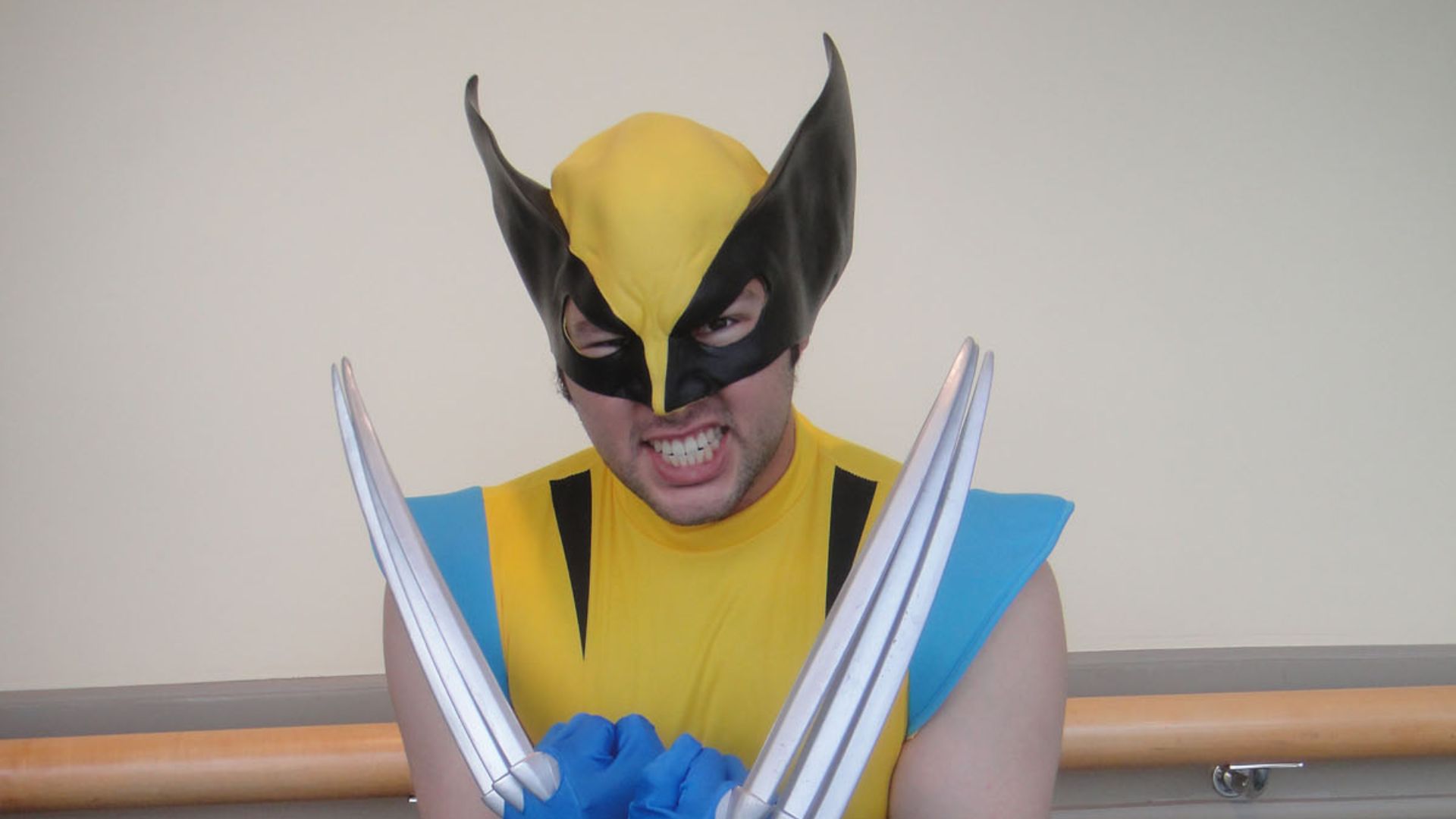 File:Long Beach Comic Expo 2012 - Wolverine (7186647586).jpg