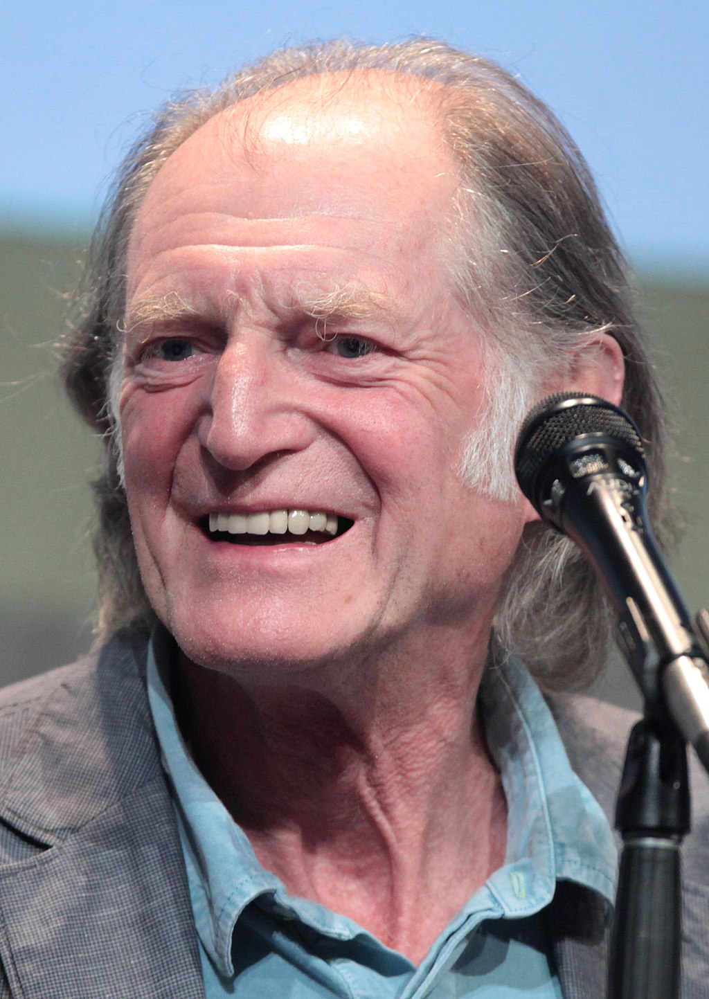 1024px-David_Bradley_by_Gage_Skidmore_2-2.jpg