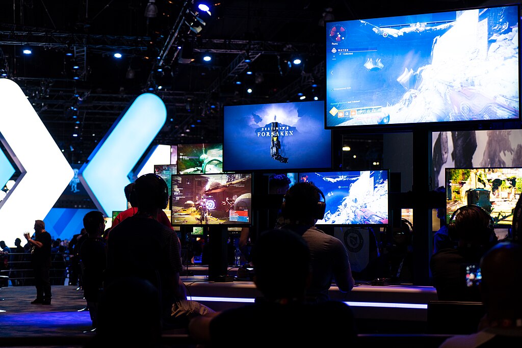 1024px-Destiny_2_at_E3_2018-1.jpg
