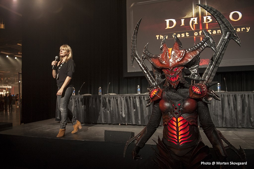 1024px-Diablo_panel_and_cosplay_at_BlizzCon_2013_019-5.jpg
