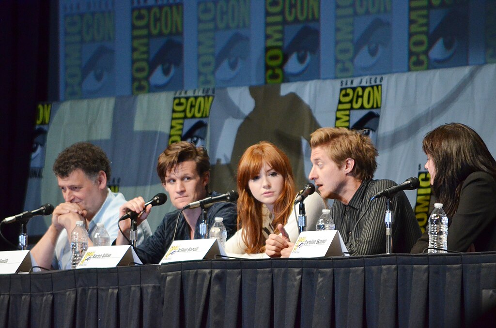 1024px-Doctor_Who_cast-2.jpg